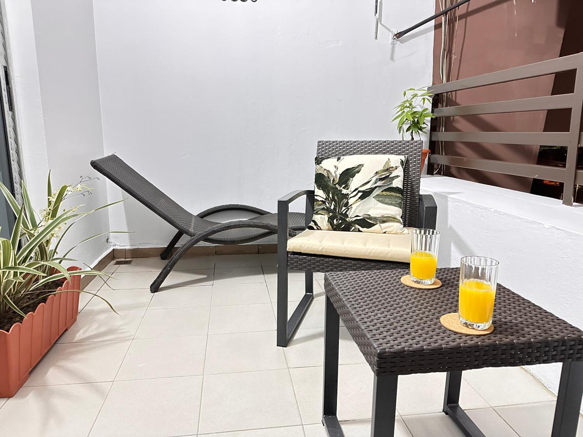 Living 1Bed -Spacious Fully Equipped - Lively Area Apartment Abidjan Exterior photo