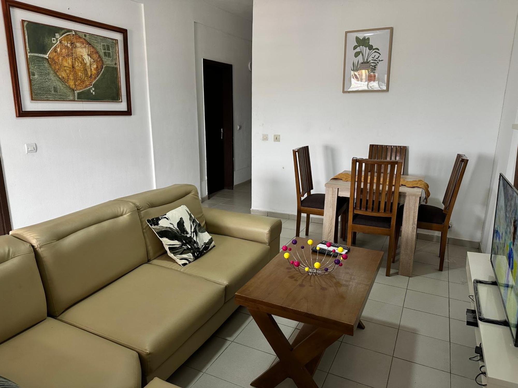 Living 1Bed -Spacious Fully Equipped - Lively Area Apartment Abidjan Exterior photo